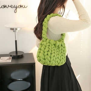 Sac à bandoulière <span class=keywords><strong>en</strong></span> fil tubulaire doux à la mode, tissé à la main, sac à main miniature de luxe de couleur bonbon avec fermeture ouverte, style national - Product Image 5