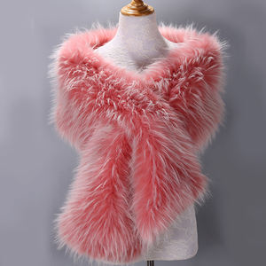 เสื้อคลุมขนจิ้งจอกเทียมเก๋ไก๋สำหรับผู้หญิงสร้างความโดดเด่นในงานอีเว้นท์ทางการครั้งต่อไปของคุณ - Product Image 2