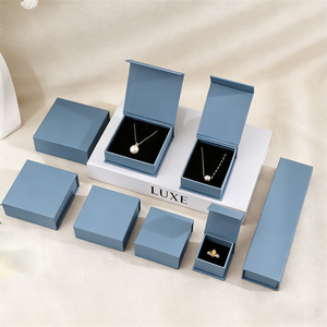 <span class=keywords><strong>Boîte</strong></span> cadeau magnétique personnalisée avec logo - Carton rigide de luxe, emballage exquis pour ensembles de bijoux et ornements précieux - Product Image 1