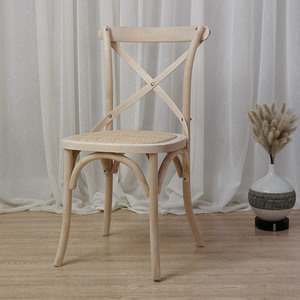 Nouvelle arrivée, <span class=keywords><strong>chaise</strong></span> à dossier croisé <span class=keywords><strong>en</strong></span> <span class=keywords><strong>bois</strong></span> rustique avec siège <span class=keywords><strong>en</strong></span> rotin tressé <span class=keywords><strong>pour</strong></span> café, bistrot, restaurant, usage commercial, mariage, salle à manger - Product Image 1