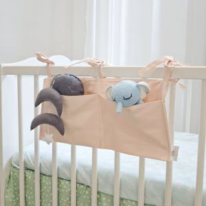 Sac <span class=keywords><strong>de</strong></span> rangement suspendu pour couches <span class=keywords><strong>de</strong></span> chevet bébé en lin 2 poches organisateur pour berceaux et jouets bébé - Product Image 4