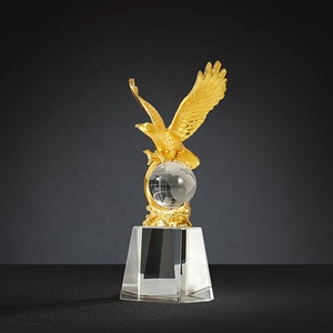 Trophée personnalisé en métal doré en forme d'aigle avec base en cristal, récompense pour souvenirs, cadeaux d'affaires, artisanat - Product Image 2