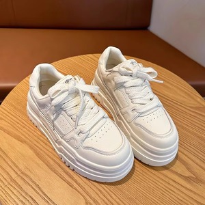 รองเท้าผ้าใบแฟชั่นสีขาวสำหรับผู้หญิง - Product Image 4