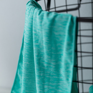 Toalla Deportiva Refrescante Jiemeirui de Secado Rápido y Absorbente, Toalla de Hielo para el Sudor de Verano, Azul Taro, Morado, Rojo, Gris Oscuro, Lago - Product Image 1