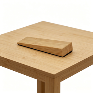<span class=keywords><strong>Cale</strong></span> de <span class=keywords><strong>porte</strong></span> en bambou naturel avec base antidérapante en EVA, support robuste et personnalisé pour la sécurité des portes intérieures à domicile - Product Image 1