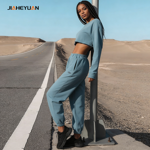 Set Loungewear da Donna Personalizzato di Alta Qualità, Felpa con Cappuccio Oversize e Pantaloni in Pile 380GSM, Stile Streetwear - Product Image 4