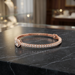 AADIHI JEWELS Bague pour homme plaquée or rhodié, diamant de laboratoire taille ovale, pierre latérale taille émeraude, certifiée IGI, luxe classique pour le quotidien - Product Image 1