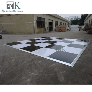 Décoration de mariage intérieure et extérieure, piste de danse, sol blanc et noir à carreaux - Product Image 3