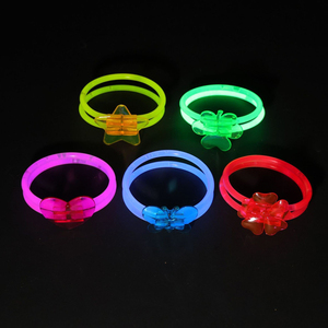 heißer verkauf benutzerdefinierte party-fluoreszenz-licht-glühende stöcke kleeblatt-armbänder mit verbinder - Product Image 4