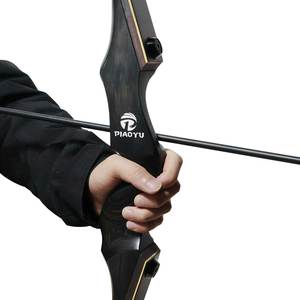 <span class=keywords><strong>Arco</strong></span> Ricurvo PIAOYU di Alta Qualità Personalizzabile con Logo per Caccia e Tiro all'Aperto, Peso di Trazione 25-60 Libbre, Nero e Oro in Legno Laminato - Product Image 2