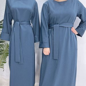 Venta al por Mayor de Abayas Musulmanas Modestas para Mujer, Vestidos Largos Maxi de Ramadán con Rayas, Kaftán de Dubái, Ropa Islámica Árabe para las Cuatro Estaciones - Product Image 4
