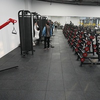 Schnelle und einfache Installation ungiftiger Fitnessstudio-Sportfliesen mit ineinandergreifenden Schnallen Gummi-Bodenmatte für Garage Fitnessstudio