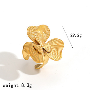 ชุดต่างหูและแหวนรูปดอกโคลเวอร์ ดีไซน์สามกลีบ ชุบทอง 18k ทำจากสแตนเลสสตีล สำหรับผู้หญิง สวมใส่ได้ทุกวัน - Product Image 5