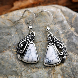 Orecchini a Foglia con Piume per Donne, Stile Floreale Vintage, Accessori per Orecchie da Indossare Quotidianamente - Product Image 2