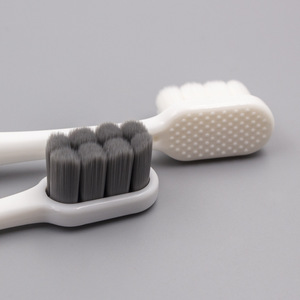 Brosse à dents pour adultes, manche bicolore, poils doux, 18,8 cm, manuelle, pour gencives sensibles, usage domestique - Product Image 3