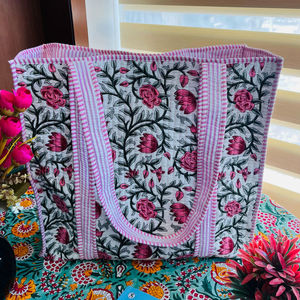 Bolso Tote de Viaje Acolchado a Mano con Múltiples Parches, Hermoso Bolso de Compras para Mujer, Hecho a Mano con Tela de Algodón Kantha, Lavable - Product Image 3