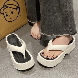 Pantuflas de gamuza suave de alta gama, aptas para uso en interiores y exteriores, pantuflas de invierno para mujer, cómodas y afelpadas, con función antideslizante. - Product Image 2