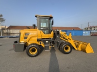 Schmaler Kompakt-Radlader 1500kg Mini-Frontlader für Villa, Hof und Gemeinschaftsrenovierung