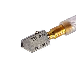 <span class=keywords><strong>Outil</strong></span> de découpe de <span class=keywords><strong>verre</strong></span> de haute précision pour le bricolage, le vitraux et les applications industrielles, avec poignée ergonomique et système d'alimentation en huile - Product Image 3