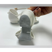 Chaussures de danse latine en cuir PU blanc pour filles, avec bride en T et détails nœud papillon, talons bas de 3,5 cm, semelle en daim, chaussures d'entraînement