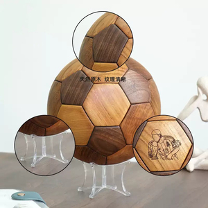 Ornement de ballon de football en noyer fait à la main, jouet de puzzle en bois massif à mortaise et tenon pour cadeau d'enfant - Product Image 4
