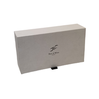 Boîte cadeau magnétique en carton solide faite à la main pour montre, matériaux recyclés, doublure en éponge, gaufrage, sérigraphie, revêtement UV, ruban