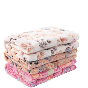 للبيع بالجملة من الشركة المصنعة ، بطانية سرير ناعمة بطبعة لمخلب الحيوانات الأليفة ، بطانية دافئة للنوم سميكة للحيوانات الأليفة - Product Image 1