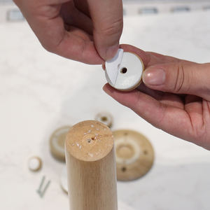 Coussinets auto-adhésifs antidérapants en silicone pour chaise de meuble Pieds de chaise en caoutchouc antidérapants avec protection des vis au sol - Product Image 3