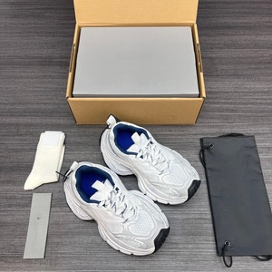 Chaussures pour hommes de style rétro de qualité supérieure personnalisées 2026, 10XL, semelle épaisse, maille respirante et chaussures de sport tendance - Product Image 4