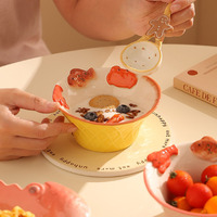 Schattig cartoon-geëmbossed keramisch servies, INS ontbijt pasta fruitbord