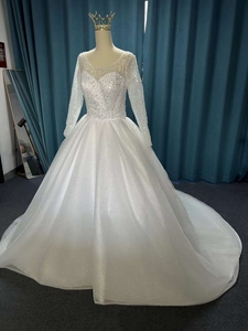 Robe de mariée classique et modeste pour femmes nigérianes, grande taille, manches longues, imprimé floral scintillant, appliques en dentelle, volants, motif - Product Image 6