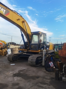 ขายตรงจากโรงงาน รถขุดไฮดรอลิกตีนตะขาบ CAT 330D สีส้มเหลือง ตัวสีเดิมจากโรงงาน ชั่วโมงการทำงานต่ำ - Product Image 2