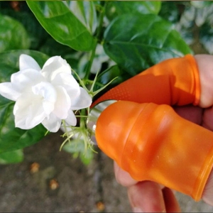 Couteau à pouce en silicone pour la cueillette de fruits et légumes, outil de pinçage de plantes, ciseaux à lames pour la récolte - Product Image 5