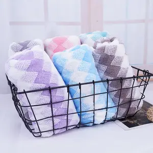 Toalha de banho de veludo coral preço de fábrica, toalhas de veludo coral privadas tricolor com etiquetas personalizáveis