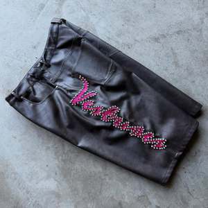 Hersteller Maßgefertigte Hochwertige Bestickte Strass-Streetwear-Ledershorts Schwere PU-Ledershorts für Herren - Product Image 3