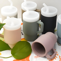 Gobelet d'apprentissage en silicone de qualité alimentaire personnalisé, résistant à la chaleur, biberon pour boire de l'eau, bébé sans BPA avec logo personnalisé