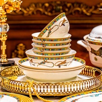 Service de table en porcelaine fine de Jingdezhen – Vaisselle de style européen avec incrustations dorées peintes à la main, compatible micro-ondes, pour usage domestique et professionnel