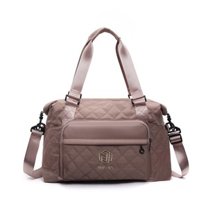 Quilted Polyester Fashion Duffle Bag Large Capacity Portable Fitness Shoulder Crossbody Carry-On Waterproof Travel Cosmetic Bag - Product Image 6