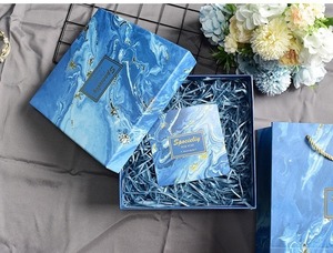 Scatola Regalo Personalizzabile con Logo, Motivo Marmorizzato, per la Festa <span class=keywords><strong>della</strong></span> <span class=keywords><strong>Donna</strong></span>, San Valentino, Matrimoni, Laminazione Opaca, Goffratura, Forma Personalizzabile - Product Image 5