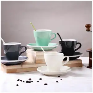 Tazas de cerámica taza de agitación automática de madera al por mayor niños tazas y tazas creativas al por mayor impresión personalizada viaje plástico 12 Oz taza de café
