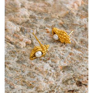 ต่างหูรูปหอยสังข์3068สวยงาม Jinyou ต่างหูไข่มุกจำลองชุบทองสแตนเลสสำหรับเป็นของขวัญ - Product Image 3