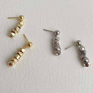 Boucles d'oreilles en perles de cube irrégulier plaqué or de bonne qualité Boucles d'oreilles Lovisa Boucles d'oreilles à longue chaîne avec poteau en argent 925