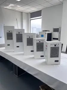 R134a 2000W bajo consumo de energía gabinete industrial aire acondicionado para panel CNC