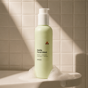 Limpiador Facial Suave con Centella Asiática y Niacinamida, con Limpieza Profunda e Hidratante para Todo Tipo de Piel - Product Image 1