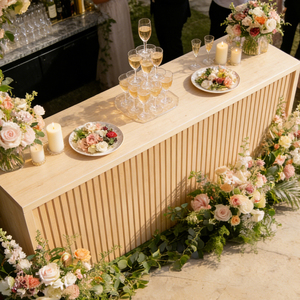 طاولة بار كلاسيكية مخصصة بأسلوب ريفي من الخشب الطبيعي الصلب للتأجير في حفلات الزفاف والمناسبات مع تصميم مخطط - Product Image 1