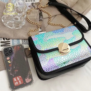 ม้วนหนังเทียมลายนูนผิวปลากระเบนมุกไล่ระดับสีโฮโลแกรมสำหรับทำรองเท้าแบบทำมือ - Product Image 5