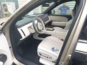 <span class=keywords><strong>Li</strong></span> Auto L9 <span class=keywords><strong>Li</strong></span> Edition Automatique d'occasion 2026 - Product Image 5