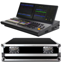 Console de contrôle DMX professionnelle avec faders et éclairage de projection