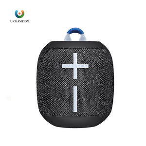 Altavoz Portátil Negro Esencial, Impermeable, con Iluminación LED RGB, Carga USB-C, Salida de hasta 100W - Product Image 1