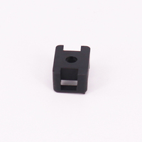 Clips de câble automobile ignifuges résistants aux intempéries à haute résistance à la traction taquet d'installation en plastique Flexible 151-00549